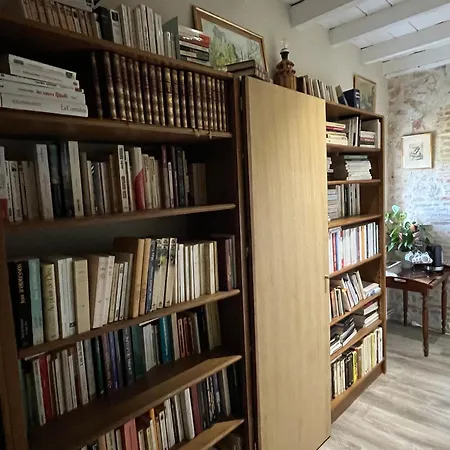 Oda ve Kahvaltı De Marie